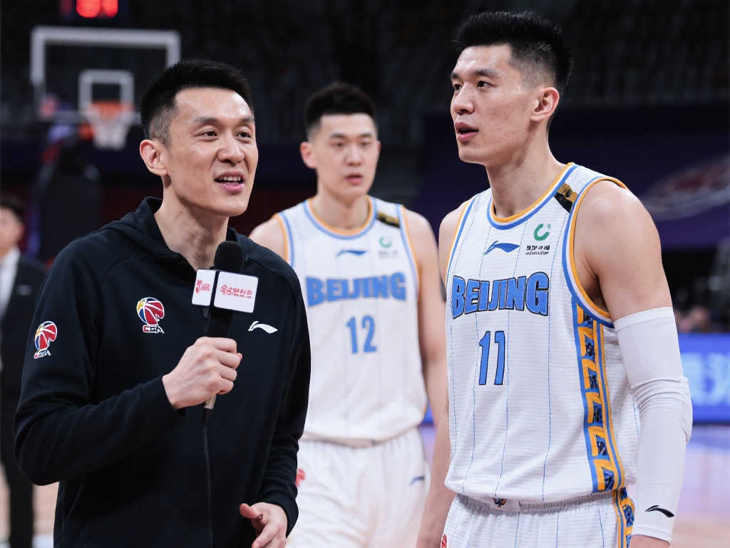 杨鸣硬怼马健痛快淋漓！直言觊觎京城双星，暗讽周琦借小郭艾伦发声